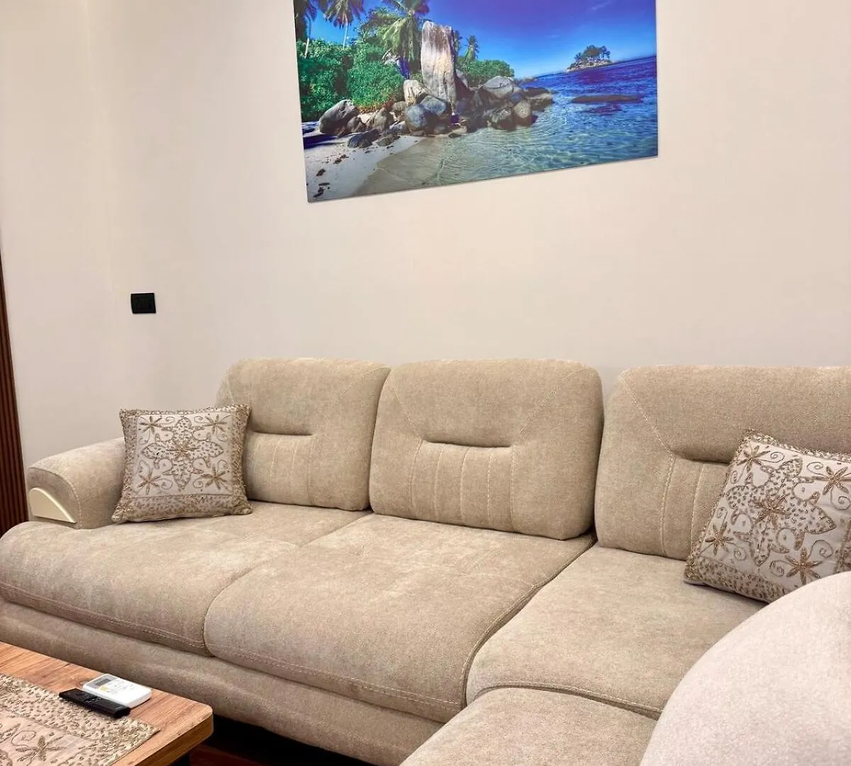 New Born Apartments Τίρανα 0*,